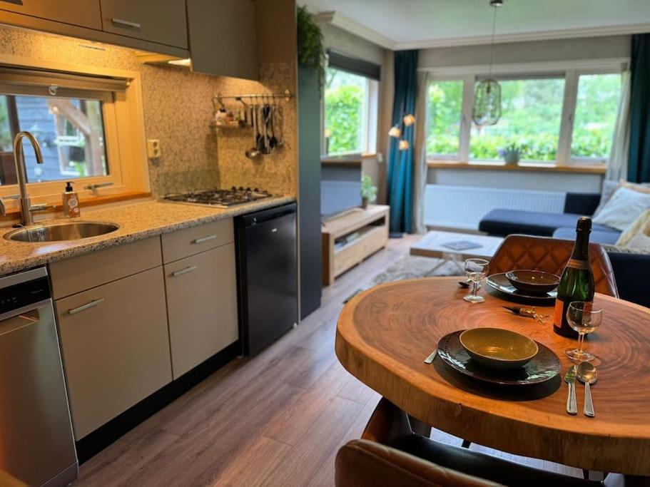 Sfeervol Chalet De Dassenburcht 엠스트 외부 사진